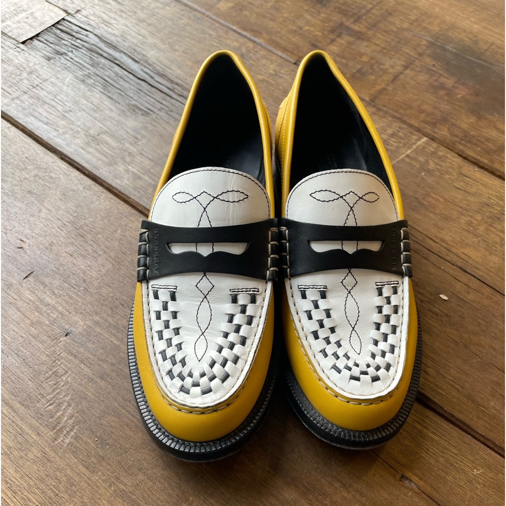 Burberry excellent condition black and yellow “Penny loafer “